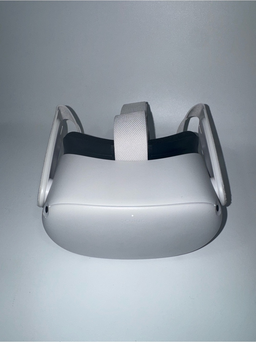 New Oculus Quest 2 128 GB VR Headset with Touch Controllers - White - Picture 3 of 13
